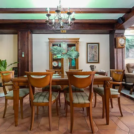 Apartment Lor Pintada 2a *