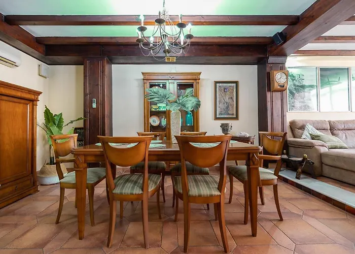 Apartment Lor Pintada 2a *